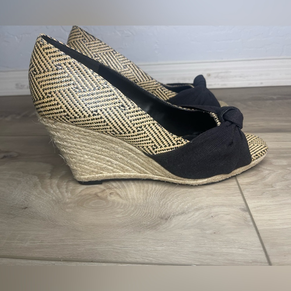 Kelly & Katie Ivala Espadrille Wedge Sandal -Black/Beige Raffia Fabric